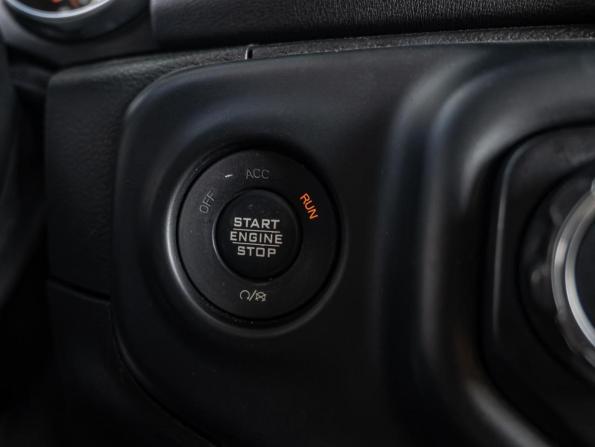 Jeep Wrangler III (JK) с пробегом 2017 года, цена 4 350 000 рублей, 62161 км, внедорожник, Автокод Объявления