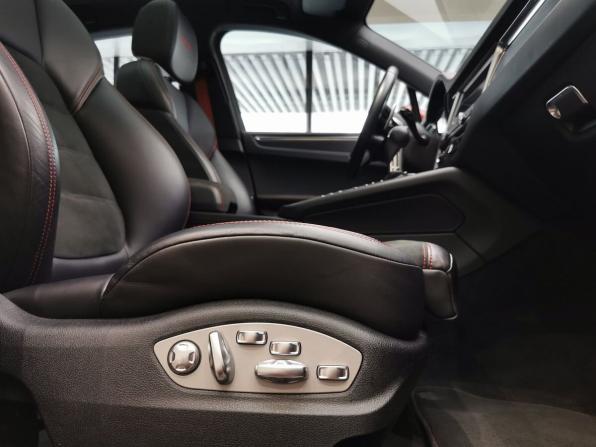 Porsche Macan I Рестайлинг с пробегом 2021 года, цена 7 750 000 рублей, 50878 км, внедорожник, Автокод Объявления