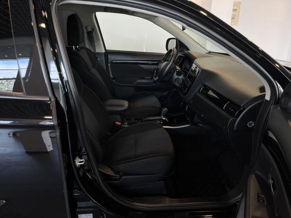 Mitsubishi Outlander III Рестайлинг 3 с пробегом 2018 года, цена 2 090 000 рублей, 95767 км, внедорожник, Автокод Объявления