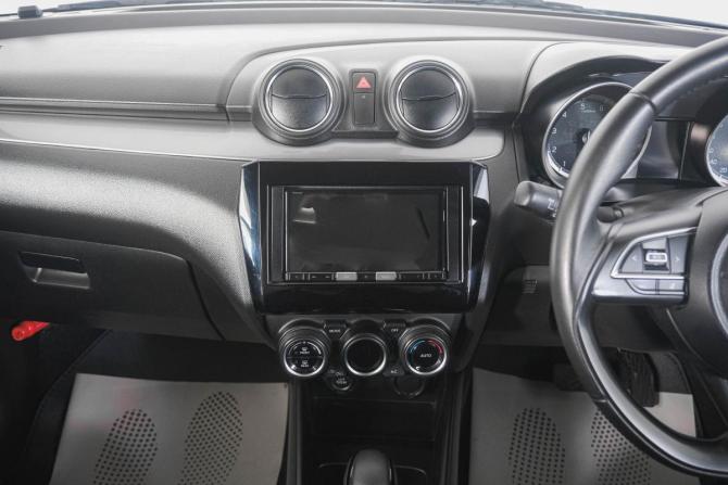 Suzuki Swift V с пробегом 2019 года, цена 1 039 000 рублей, 96000 км, хэтчбек, Автокод Объявления