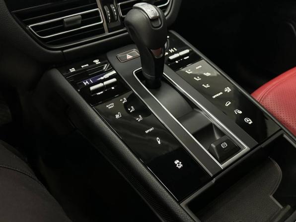 Новый Porsche Macan I Рестайлинг 2 2025 года, цена 9 949 000 рублей, внедорожник, Автокод Объявления