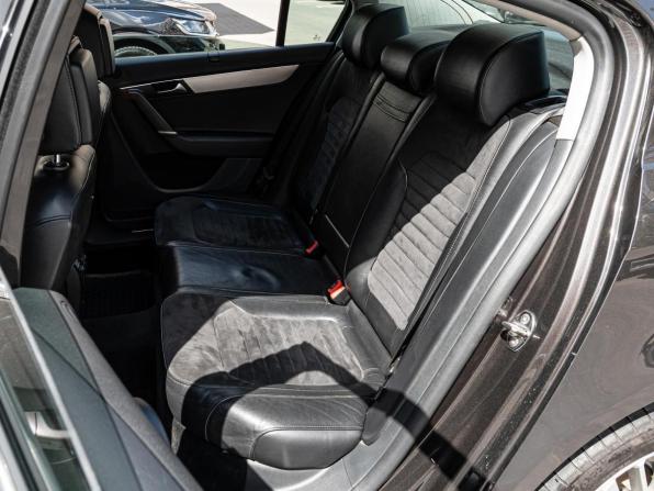 Volkswagen Passat B7 с пробегом 2011 года, цена 1 370 000 рублей, 254461 км, седан, Автокод Объявления
