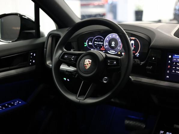 Porsche Cayenne III Рестайлинг с пробегом 2024 года, цена 15 950 000 рублей, 5253 км, внедорожник, Автокод Объявления