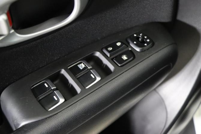 Kia Soul II Рестайлинг с пробегом 2017 года, цена 1 429 990 рублей, 99380 км, хэтчбек, Автокод Объявления