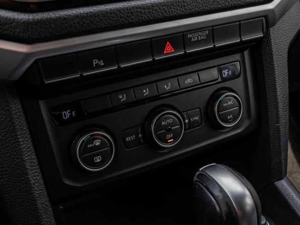 Volkswagen Amarok I Рестайлинг с пробегом 2018 года, цена 3 045 000 рублей, 224334 км, offers.body_type.unknown, Автокод Объявления