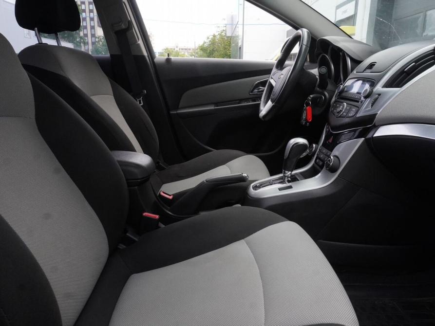 Chevrolet Cruze I Рестайлинг Москва  - изображение 11