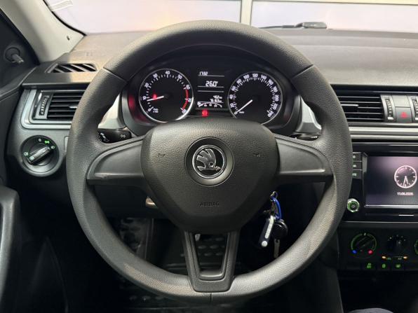 Skoda Rapid I с пробегом 2017 года, цена 1 219 000 рублей, 76163 км, лифтбек, Автокод Объявления