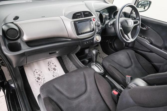 Honda Fit II с пробегом 2013 года, цена 899 000 рублей, 93000 км, хэтчбек, Автокод Объявления