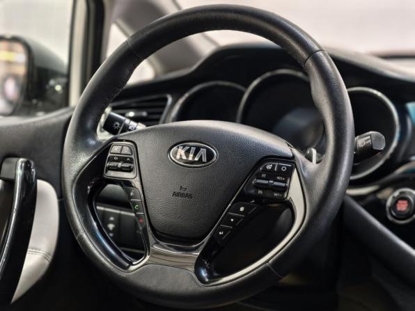 Kia Ceed II с пробегом 2012 года, цена 855 000 рублей, 303361 км, универсал, Автокод Объявления