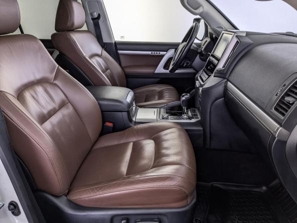 Toyota Land Cruiser 200 Series Рестайлинг 2 с пробегом 2020 года, цена 8 700 000 рублей, 91955 км, внедорожник, Автокод Объявления
