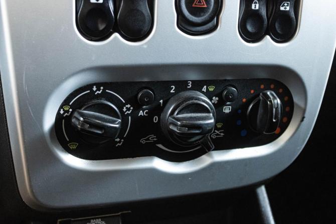 Renault Sandero I с пробегом 2013 года, цена 609 000 рублей, 206649 км, хэтчбек, Автокод Объявления