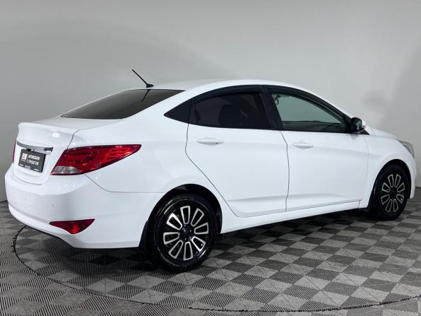 Hyundai Solaris I Рестайлинг с пробегом 2016 года, цена 998 000 рублей, 109500 км, седан, Автокод Объявления