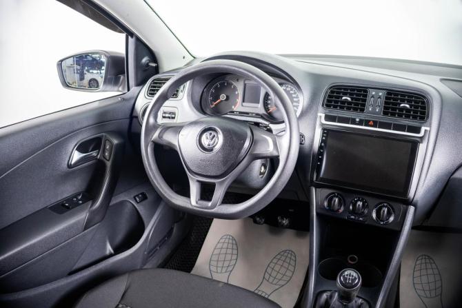 Volkswagen Polo V Рестайлинг с пробегом 2015 года, цена 599 000 рублей, 170465 км, седан, Автокод Объявления