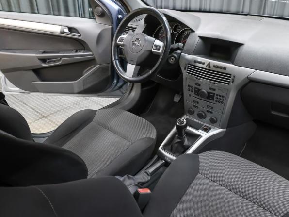 Opel Astra H Рестайлинг с пробегом 2011 года, цена 398 000 рублей, 288889 км, хэтчбек, Автокод Объявления