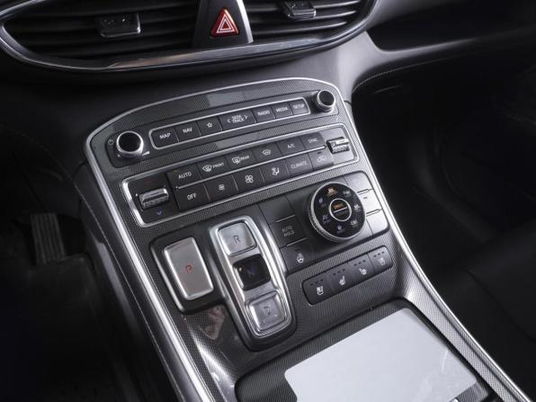 Hyundai Santa Fe IV Рестайлинг с пробегом 2022 года, цена 3 899 000 рублей, 86987 км, внедорожник, Автокод Объявления