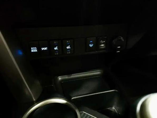 Toyota RAV4 IV (XA40) с пробегом 2015 года, цена 2 199 000 рублей, 76996 км, внедорожник, Автокод Объявления