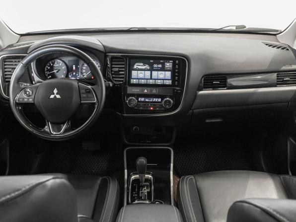 Mitsubishi Outlander III Рестайлинг 3 с пробегом 2020 года, цена 2 379 658 рублей, 32600 км, внедорожник, Автокод Объявления