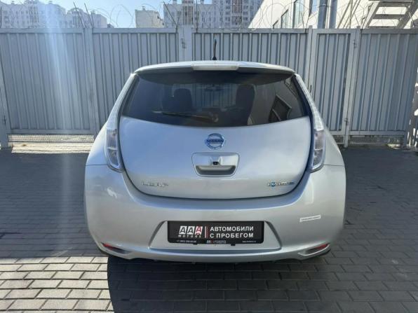 Nissan Leaf I (ZE0/AZE0) с пробегом 2012 года, цена 839 000 рублей, 145463 км, хэтчбек, Автокод Объявления