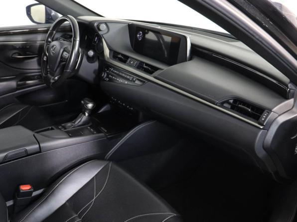 Lexus ES VII с пробегом 2019 года, цена 3 697 000 рублей, 131127 км, седан, Автокод Объявления