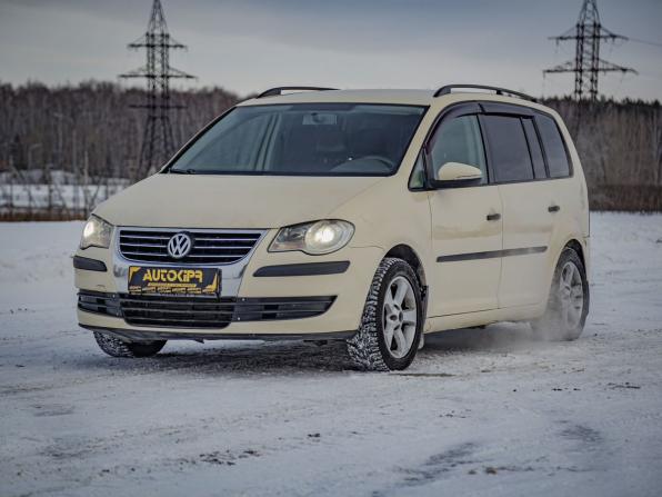 Volkswagen Touran I Рестайлинг с пробегом 2010 года, цена 579 000 рублей, 305666 км, компактвэн, Автокод Объявления