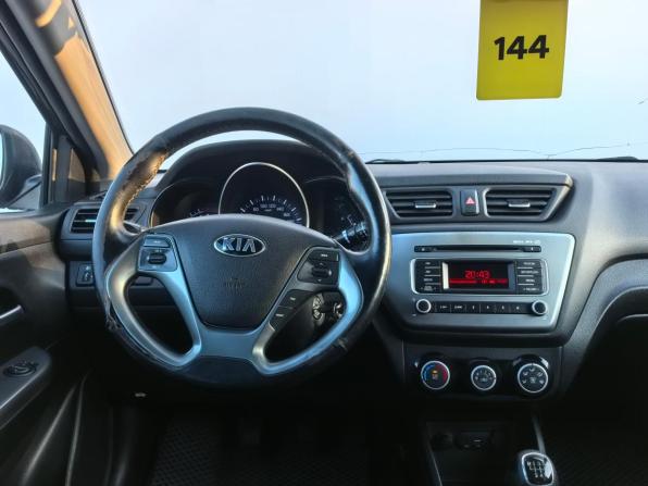 Kia Rio III Рестайлинг с пробегом 2017 года, цена 810 000 рублей, 230000 км, седан, Автокод Объявления