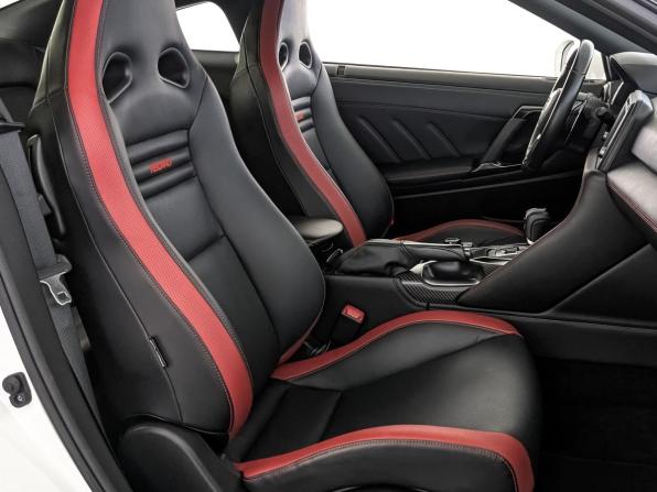 Nissan GT-R I Рестайлинг 3 с пробегом 2017 года, цена 17 000 000 рублей, 2136 км, купе, Автокод Объявления