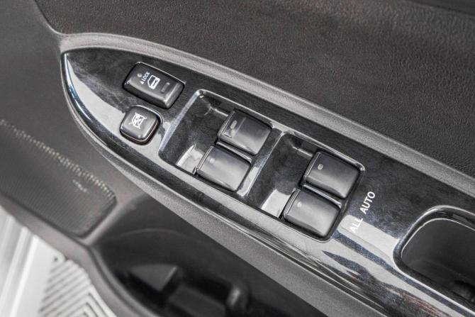 Toyota Wish I с пробегом 2003 года, цена 609 000 рублей, 300000 км, компактвэн, Автокод Объявления