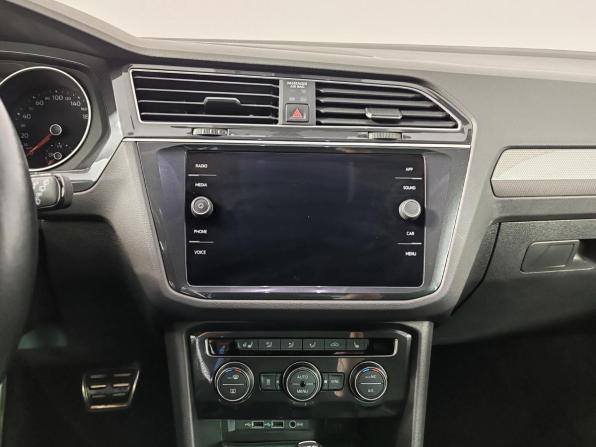 Volkswagen Tiguan II с пробегом 2018 года, цена 2 649 000 рублей, 92928 км, внедорожник, Автокод Объявления