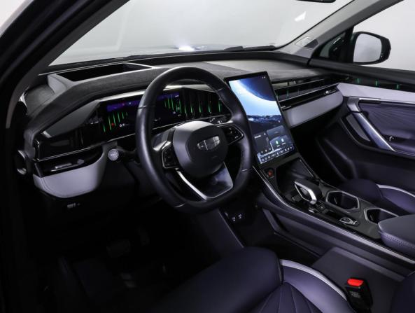 Geely Atlas II с пробегом 2025 года, цена 3 250 000 рублей, 8253 км, внедорожник, Автокод Объявления