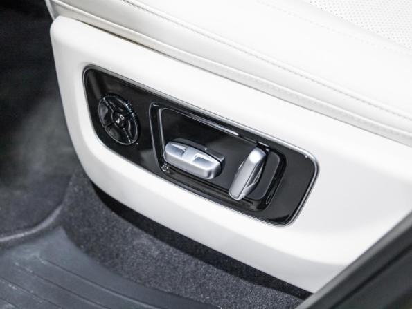 Li Auto (Lixiang) L8 I с пробегом 2022 года, цена 6 250 000 рублей, 4530 км, внедорожник, Автокод Объявления