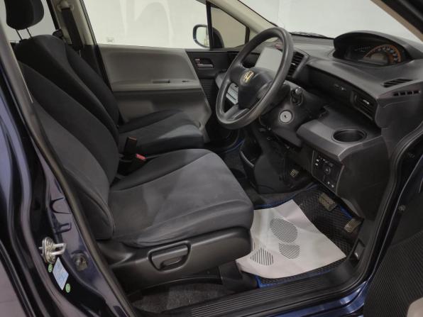 Honda Freed I с пробегом 2009 года, цена 990 000 рублей, 220130 км, компактвэн, Автокод Объявления
