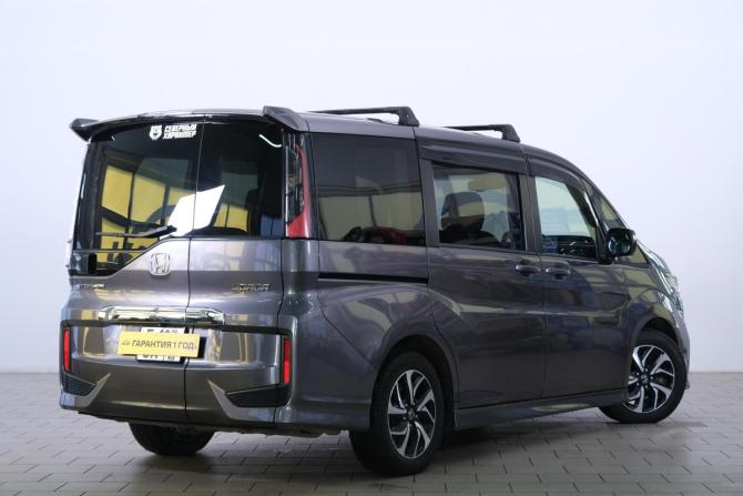 Honda Stepwgn V Рестайлинг с пробегом 2017 года, цена 2 129 000 рублей, 121000 км, минивэн, Автокод Объявления