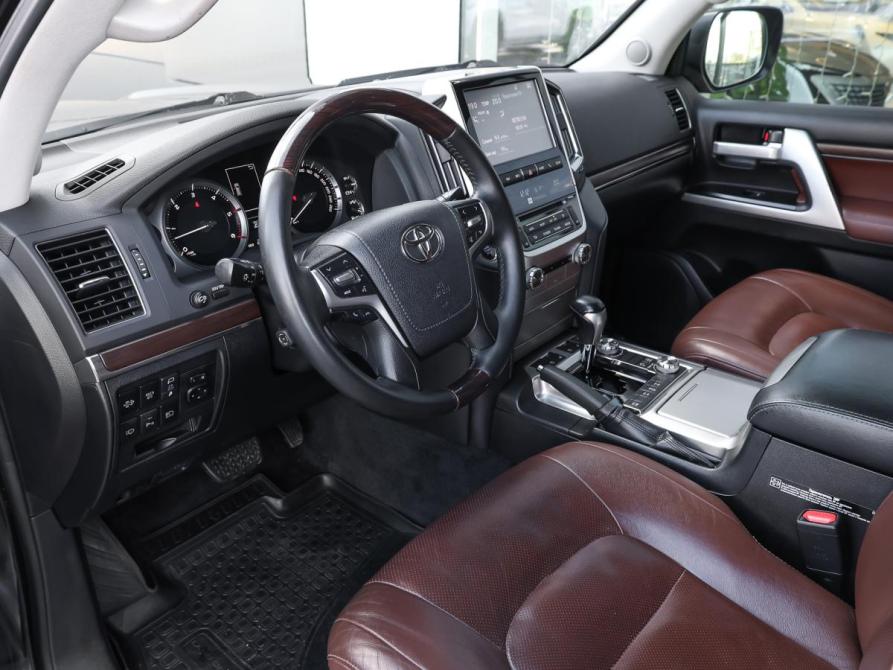 Toyota Land Cruiser 200 Series Рестайлинг 2 Москва  - изображение 17