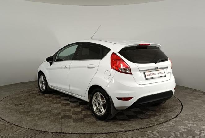Ford Fiesta Mk6 Рестайлинг с пробегом 2015 года, цена 900 000 рублей, 74974 км, хэтчбек, Автокод Объявления