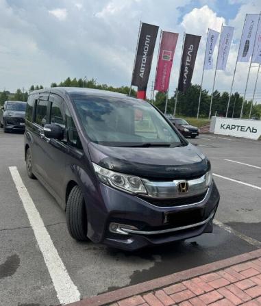 Honda Stepwgn V с пробегом 2016 года, цена 1 699 000 рублей, 171123 км, минивэн, Автокод Объявления