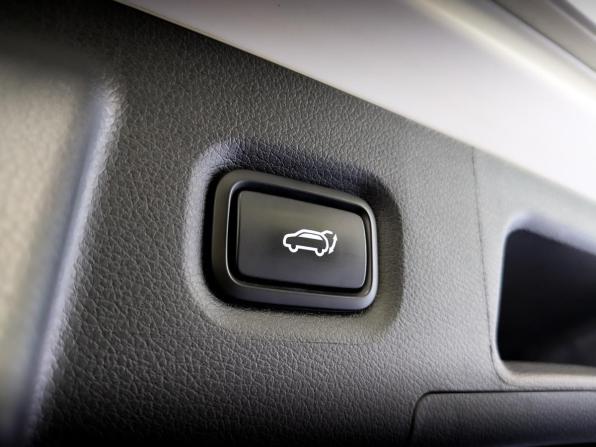 Hyundai Santa Fe IV Рестайлинг с пробегом 2022 года, цена 4 300 000 рублей, 59037 км, внедорожник, Автокод Объявления
