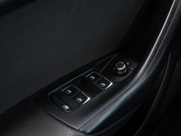 Audi Q3 I (8U) Рестайлинг с пробегом 2015 года, цена 1 875 000 рублей, 139971 км, внедорожник, Автокод Объявления