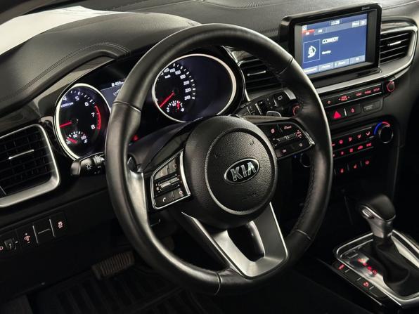 Kia Ceed III с пробегом 2018 года, цена 1 749 000 рублей, 55200 км, хэтчбек, Автокод Объявления
