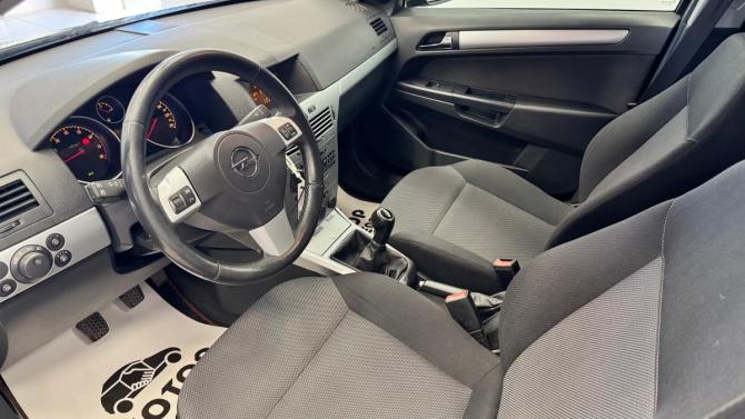 Opel Astra H Рестайлинг с пробегом 2011 года, цена 630 000 рублей, 174640 км, универсал, Автокод Объявления
