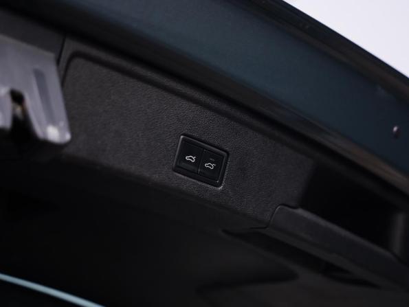 Volkswagen Touareg III с пробегом 2019 года, цена 4 499 000 рублей, 196824 км, внедорожник, Автокод Объявления