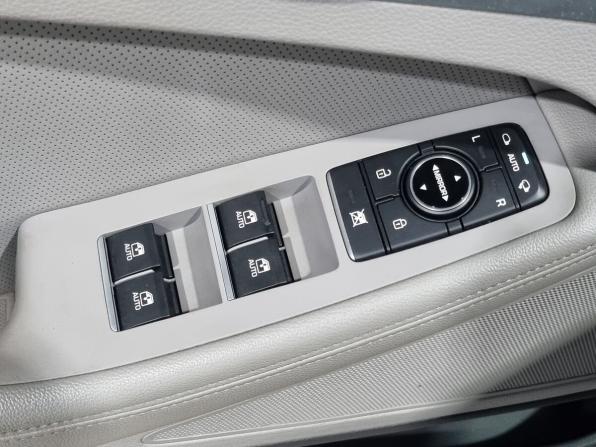 Hyundai Genesis II с пробегом 2014 года, цена 1 599 000 рублей, 145000 км, седан, Автокод Объявления