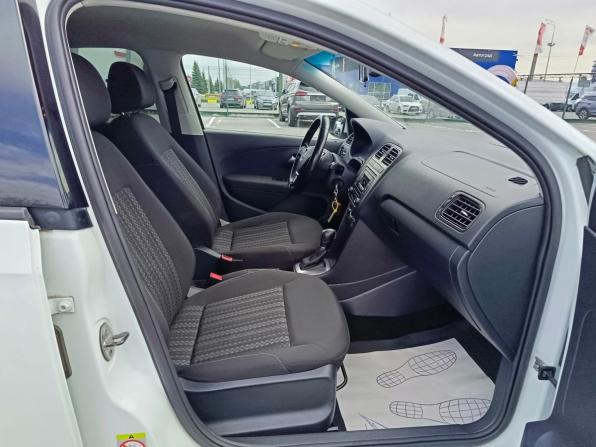 Volkswagen Polo V Рестайлинг с пробегом 2018 года, цена 850 000 рублей, 182305 км, седан, Автокод Объявления
