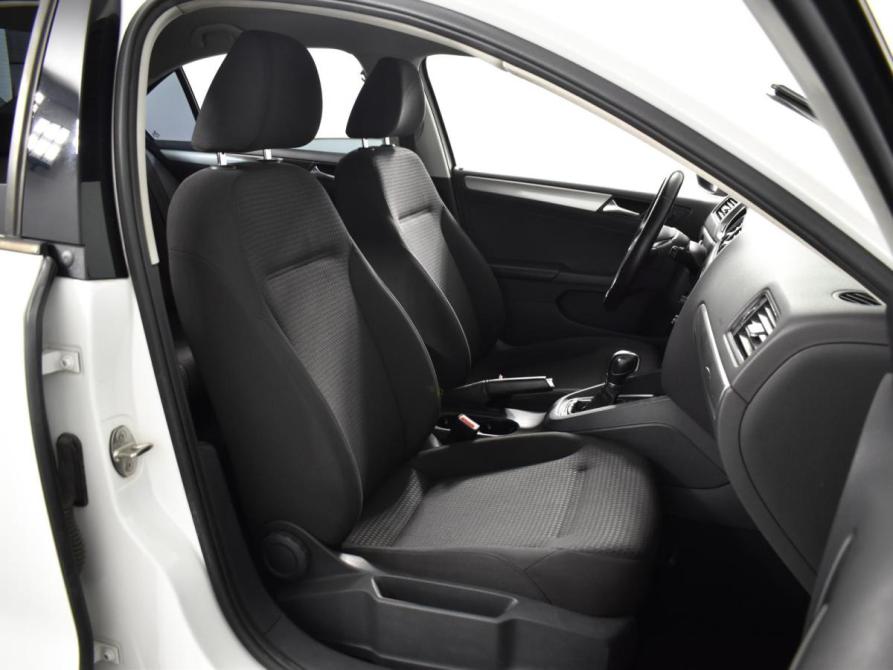 Volkswagen Jetta VI Рестайлинг Казань  - изображение 8