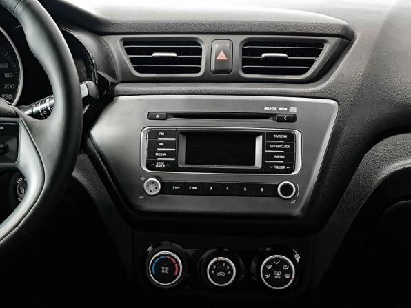 Kia Rio III Рестайлинг с пробегом 2016 года, цена 970 000 рублей, 124000 км, хэтчбек, Автокод Объявления