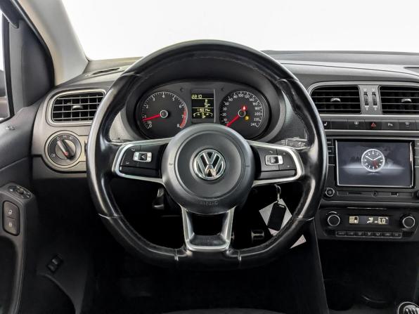 Volkswagen Polo V Рестайлинг с пробегом 2018 года, цена 1 200 000 рублей, 115012 км, седан, Автокод Объявления