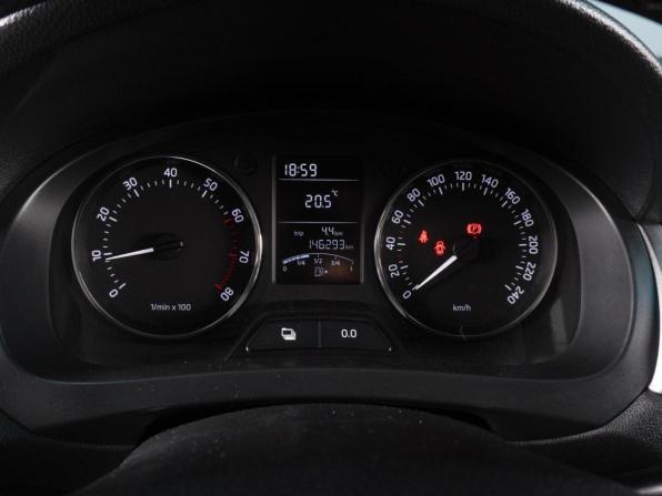 Skoda Rapid I с пробегом 2014 года, цена 998 000 рублей, 146293 км, лифтбек, Автокод Объявления