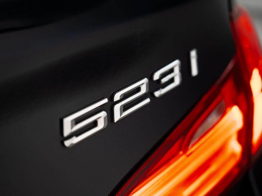 BMW 5 серии VI (F10/F11/F07) Иркутск  - изображение 27