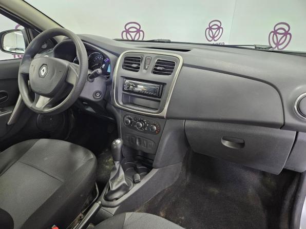 Renault Logan II с пробегом 2015 года, цена 722 000 рублей, 116108 км, седан, Автокод Объявления