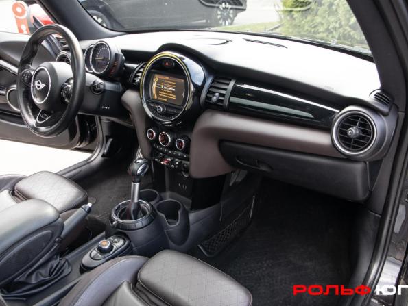 Mini Hatch III (F55/F56) с пробегом 2015 года, цена 1 768 000 рублей, 114043 км, хэтчбек, Автокод Объявления