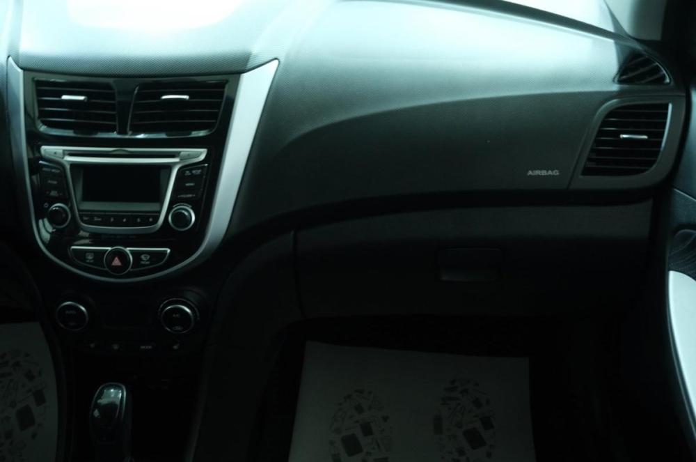Hyundai Solaris I Рестайлинг Омск  - изображение 17
